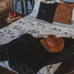 Outlet ???? HiEnd Accents Stella Faux Silk Velvet Double Box Stitch Throw, 50"x60" Green Ochre ???? -HiEnd Accents shop HiEnd Accents Stella Faux Silk Velvet Double Box Stitch Throw2C 5022x6022 3