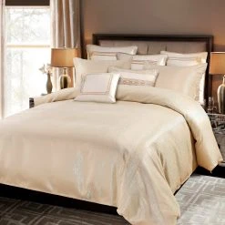 Brand new ???? HiEnd Accents Marilyn 3 PC Duvet Set, Super King Gold ????